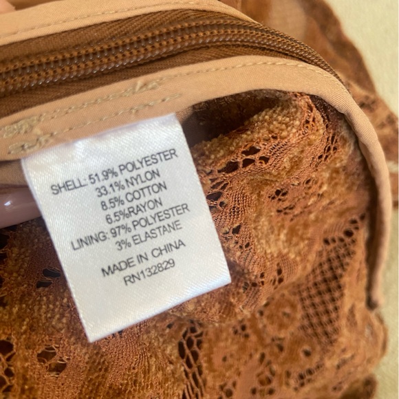 Tularosa Revolve Cameron Lace Off the Shoulder Top in Camel Brown Size XS - Picture 8 of 8